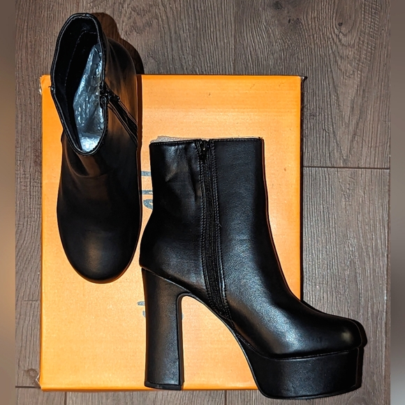 NWT Chase & Chloe Booties - Picture 1 of 8